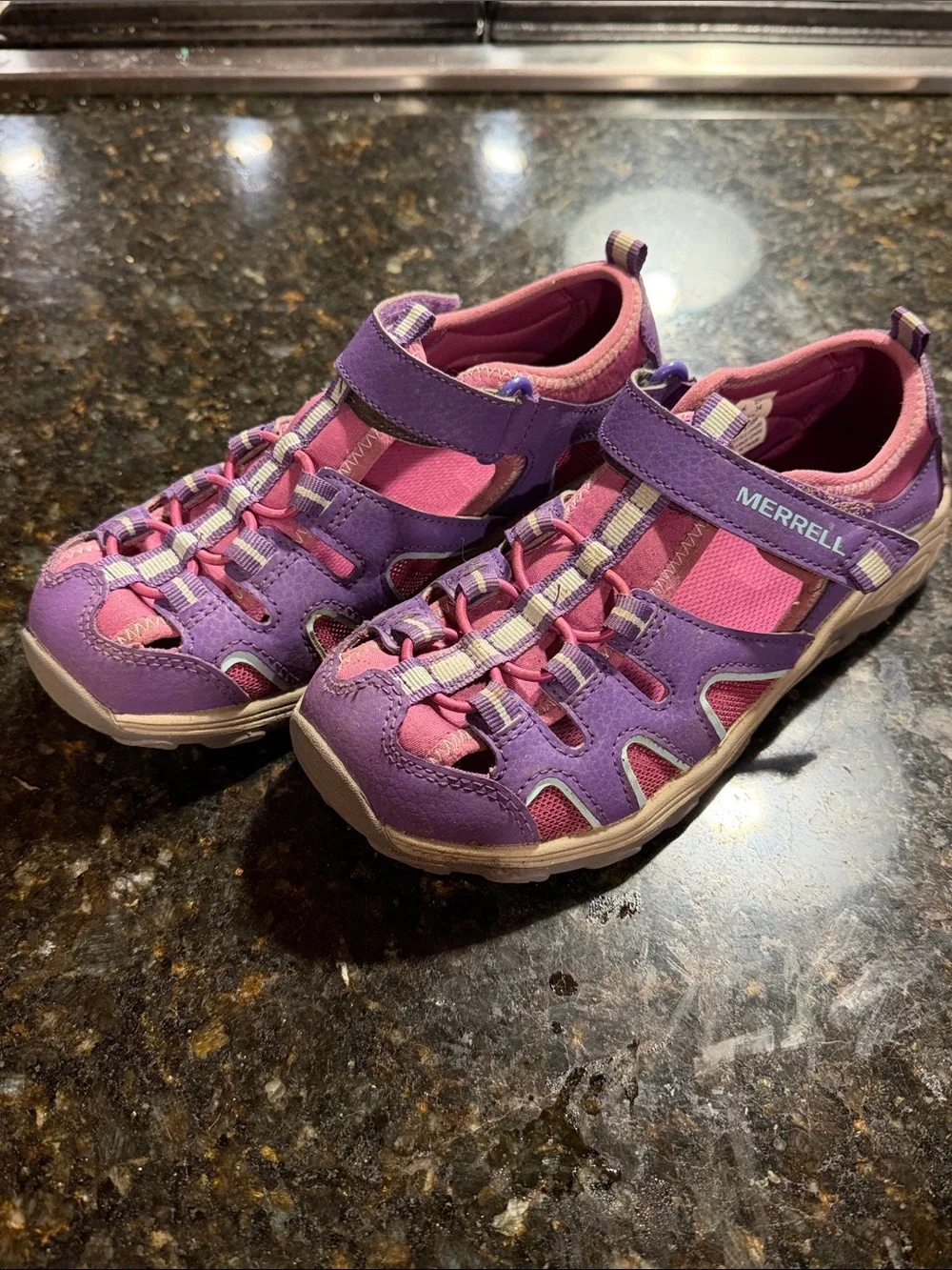 Merrell Girls Water Shoes size 3 EUC